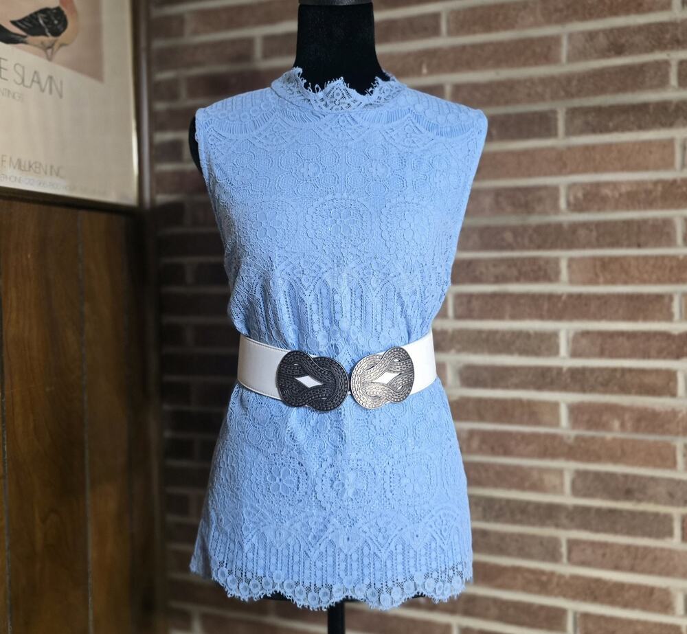 C. Est 1946 Blue Lace Mock Neck Sleeveless Lined Blouse Size L